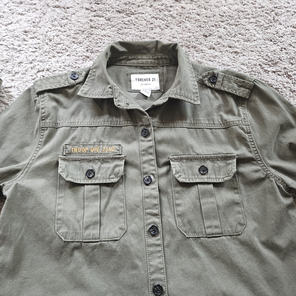 Green Button-Up Jacket - Picture 2 of 3